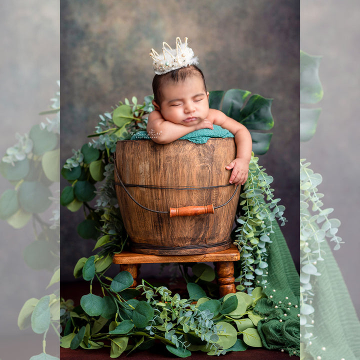 Vintage Wooden Bucket : Baby Props