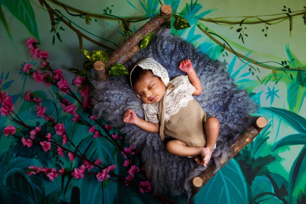 Natural Wooden Log Bed : Baby Props