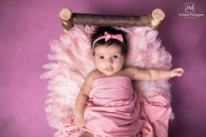 Natural Wooden Log Bed : Baby Props