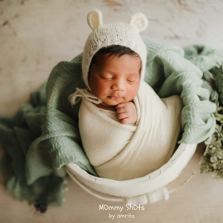 Vintage Wooden Bucket : Baby props