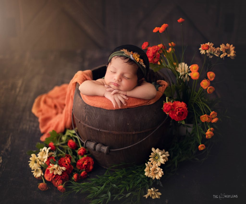 Vintage Wooden Bucket : Baby Props