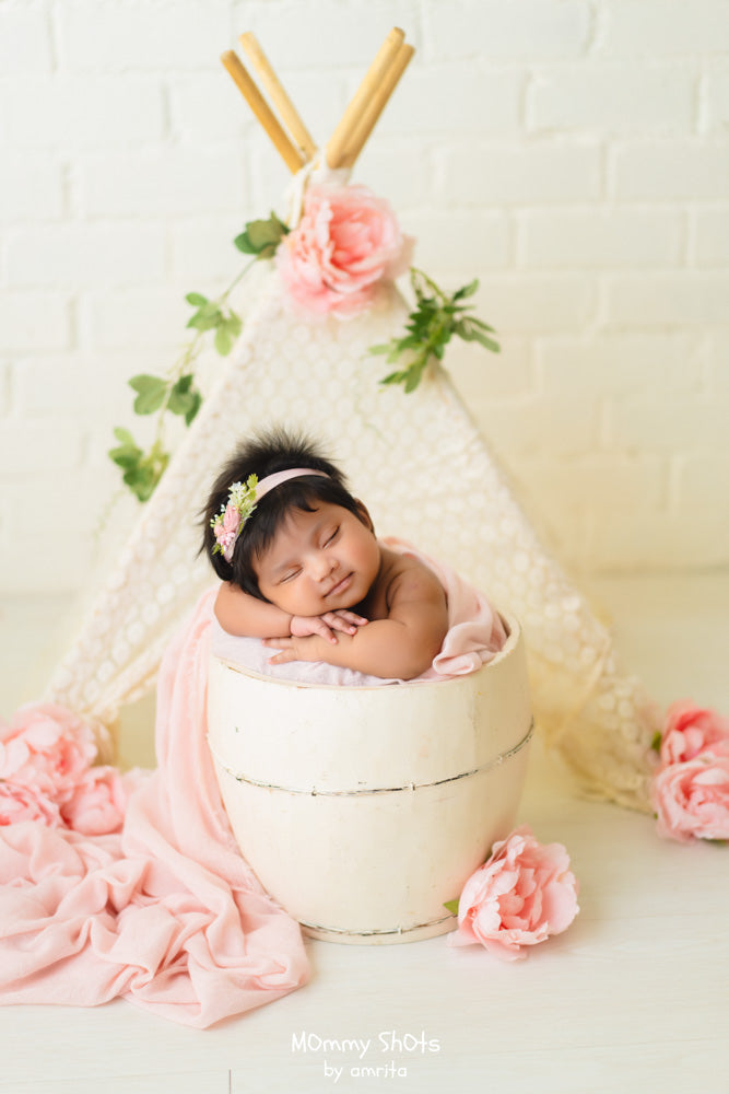 Vintage Wooden Bucket : Baby Props