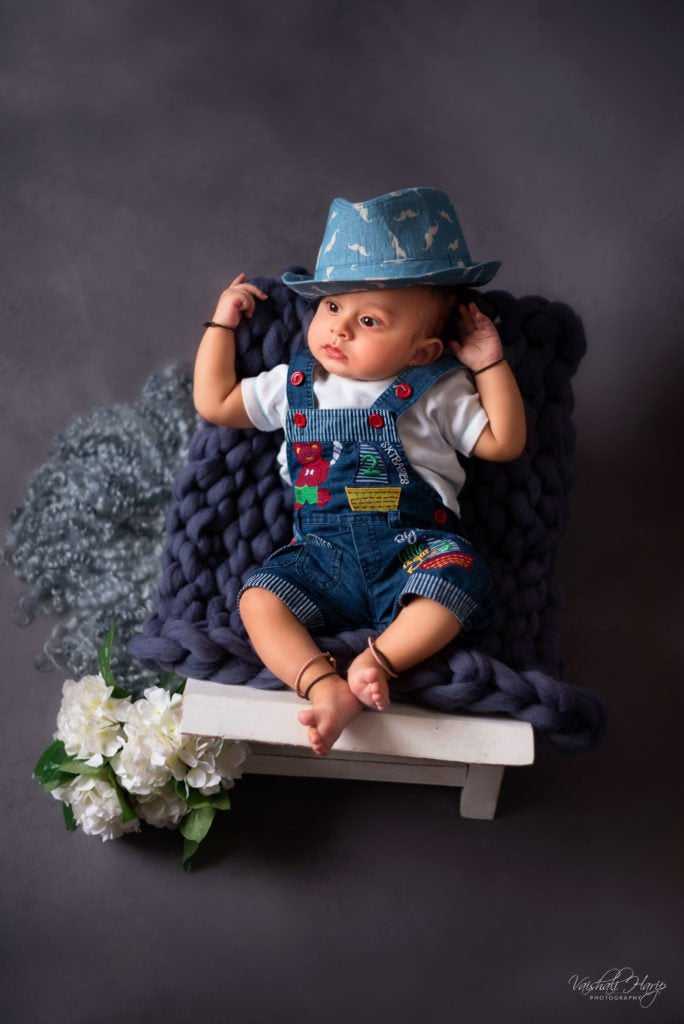 HalfHalf U Bench : Baby Props