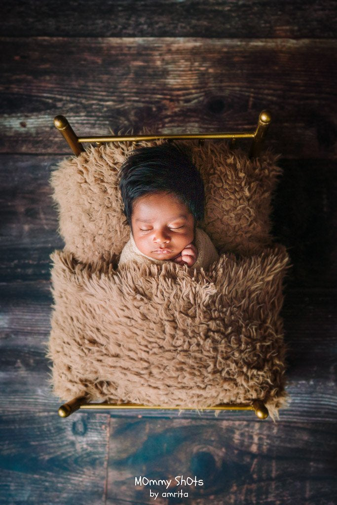 Newborn Golden Bed : Baby Props